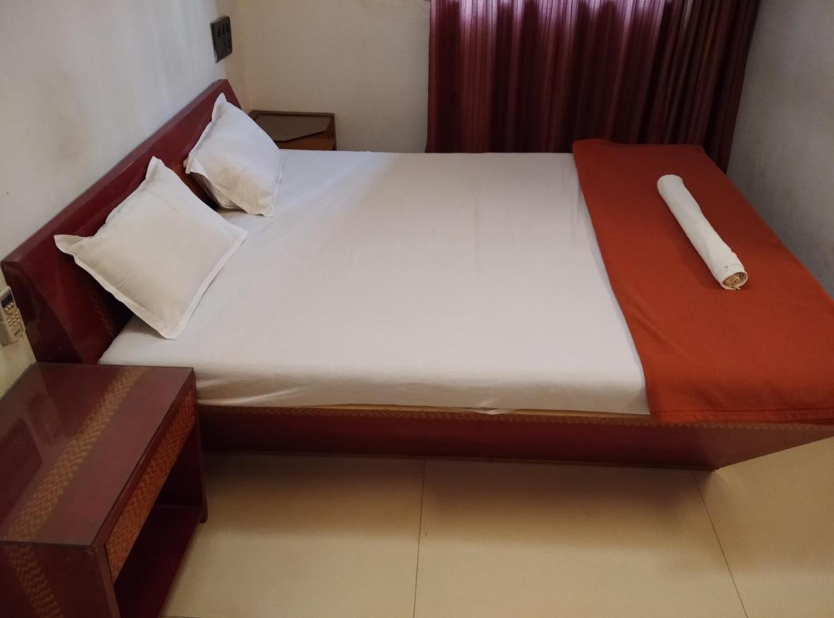 Agrawal Bhavan Budget Stay Only For Indians Mumbai  Buitenkant foto