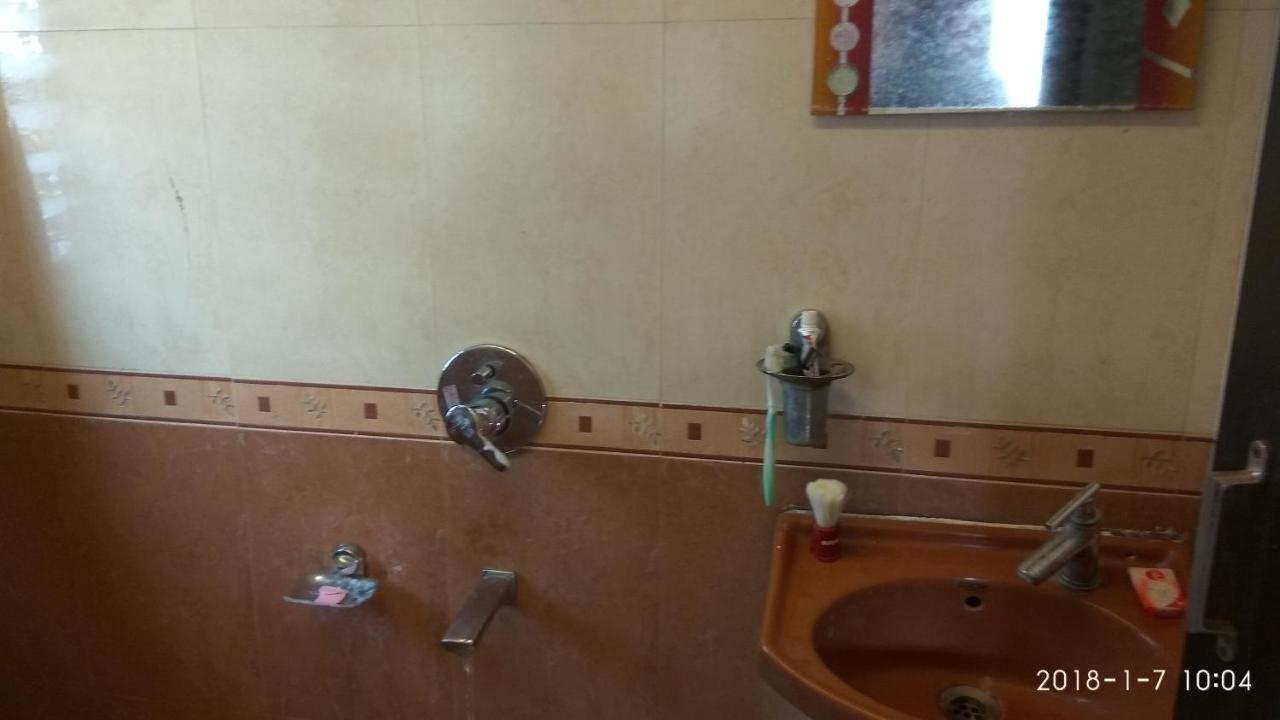 Agrawal Bhavan Budget Stay Only For Indians Mumbai  Buitenkant foto