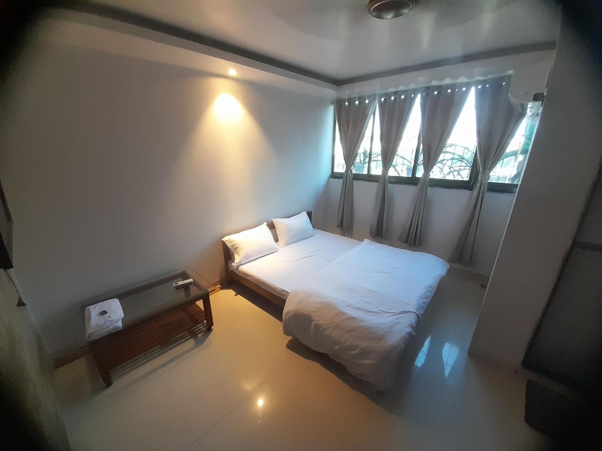 Agrawal Bhavan Budget Stay Only For Indians Mumbai  Buitenkant foto