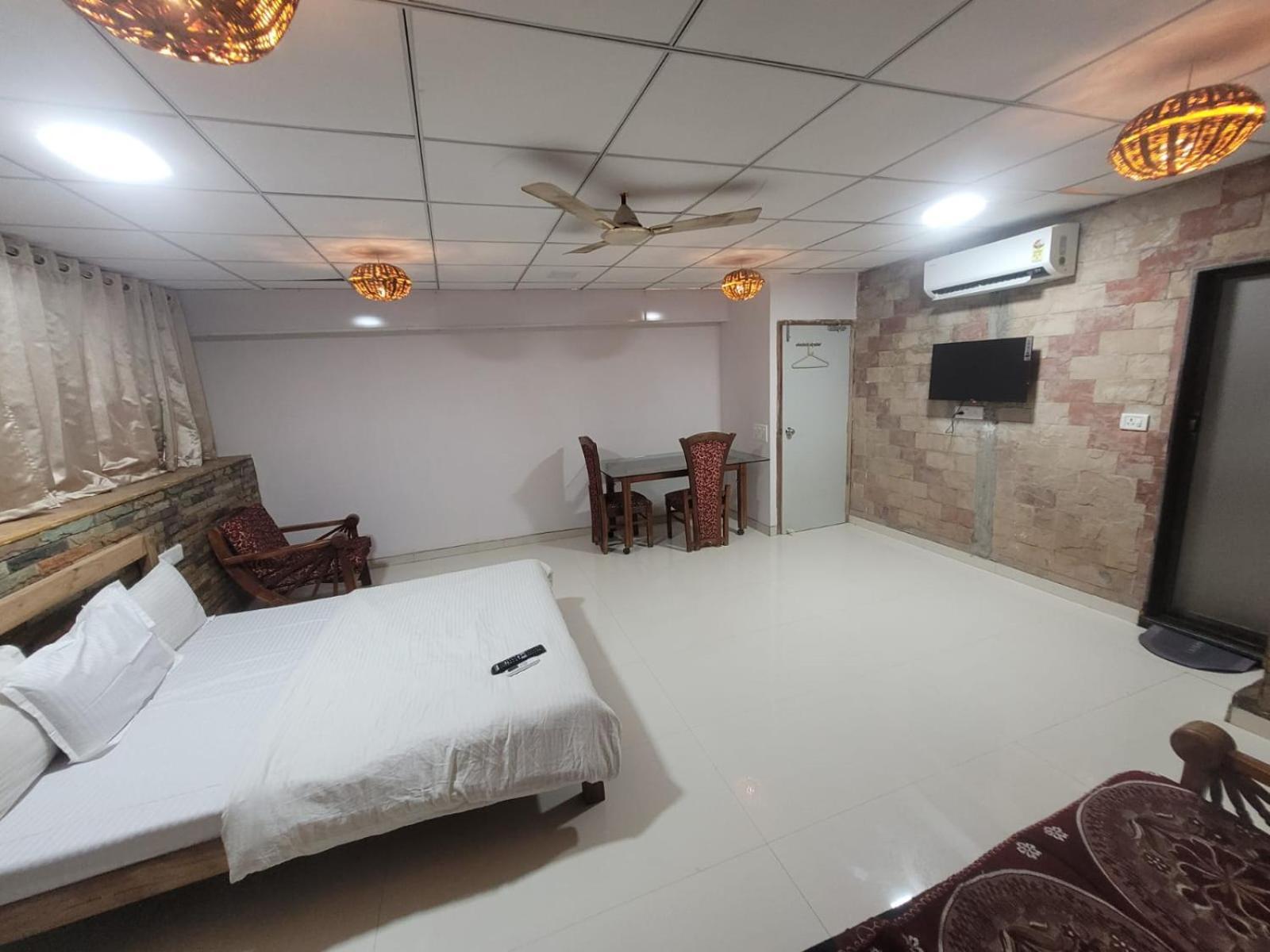 Agrawal Bhavan Budget Stay Only For Indians Mumbai  Buitenkant foto
