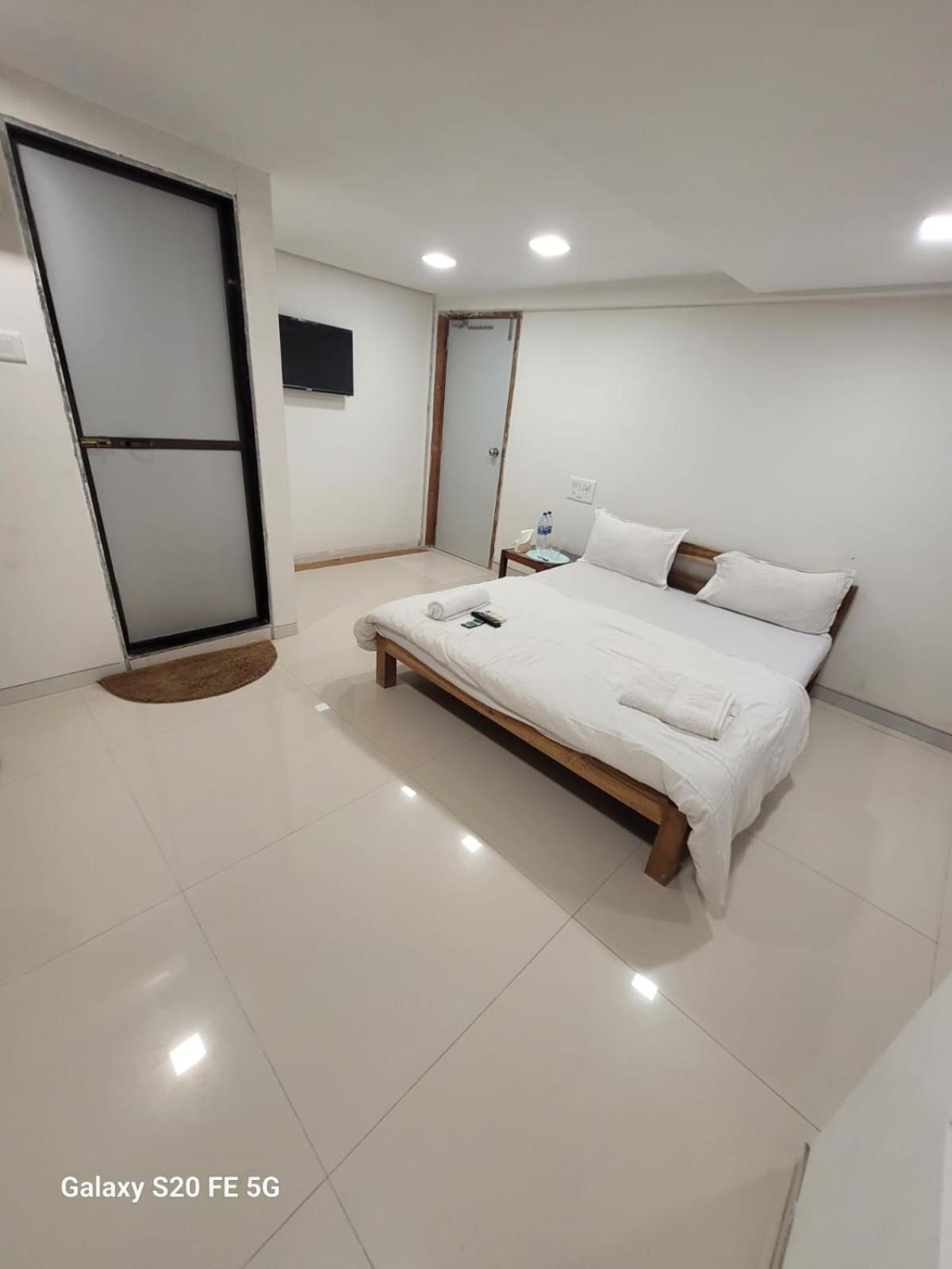 Agrawal Bhavan Budget Stay Only For Indians Mumbai  Kamer foto